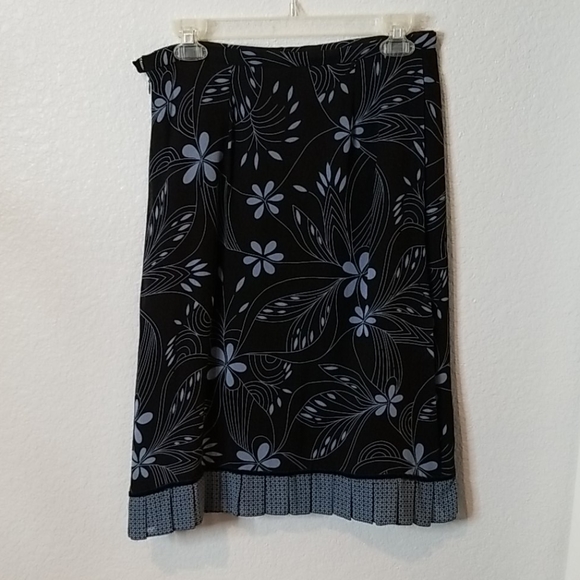 Gorgeous & sexy skirt, black and gray sz 8 - Picture 4 of 7